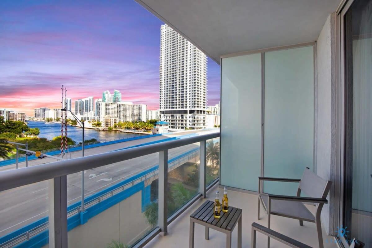 Spectacular View With Balcony, Pool, Near *