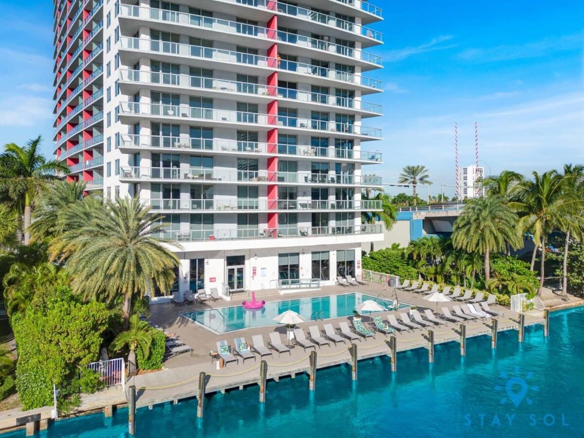 Spectacular View With Balcony, Pool, Near *